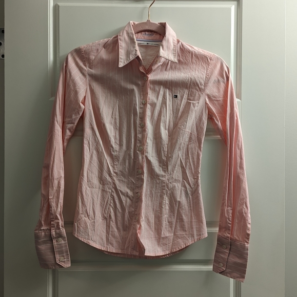 🎉3/$50🎉 Tommy Hilfiger Classic Fit Striped Shirt - Picture 2 of 7